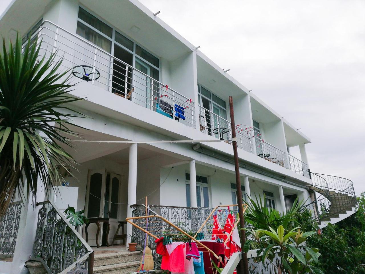 Albatross Kvariati Guest House Esterno foto