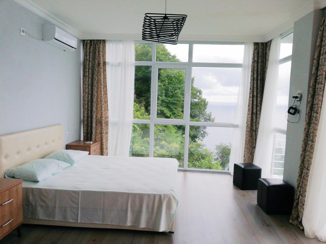 Albatross Kvariati Guest House Esterno foto