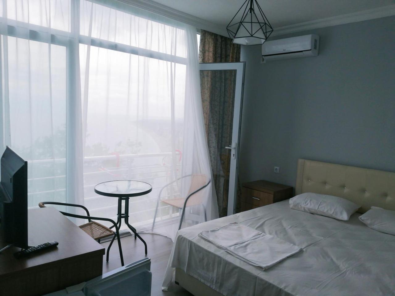 Albatross Kvariati Guest House Esterno foto