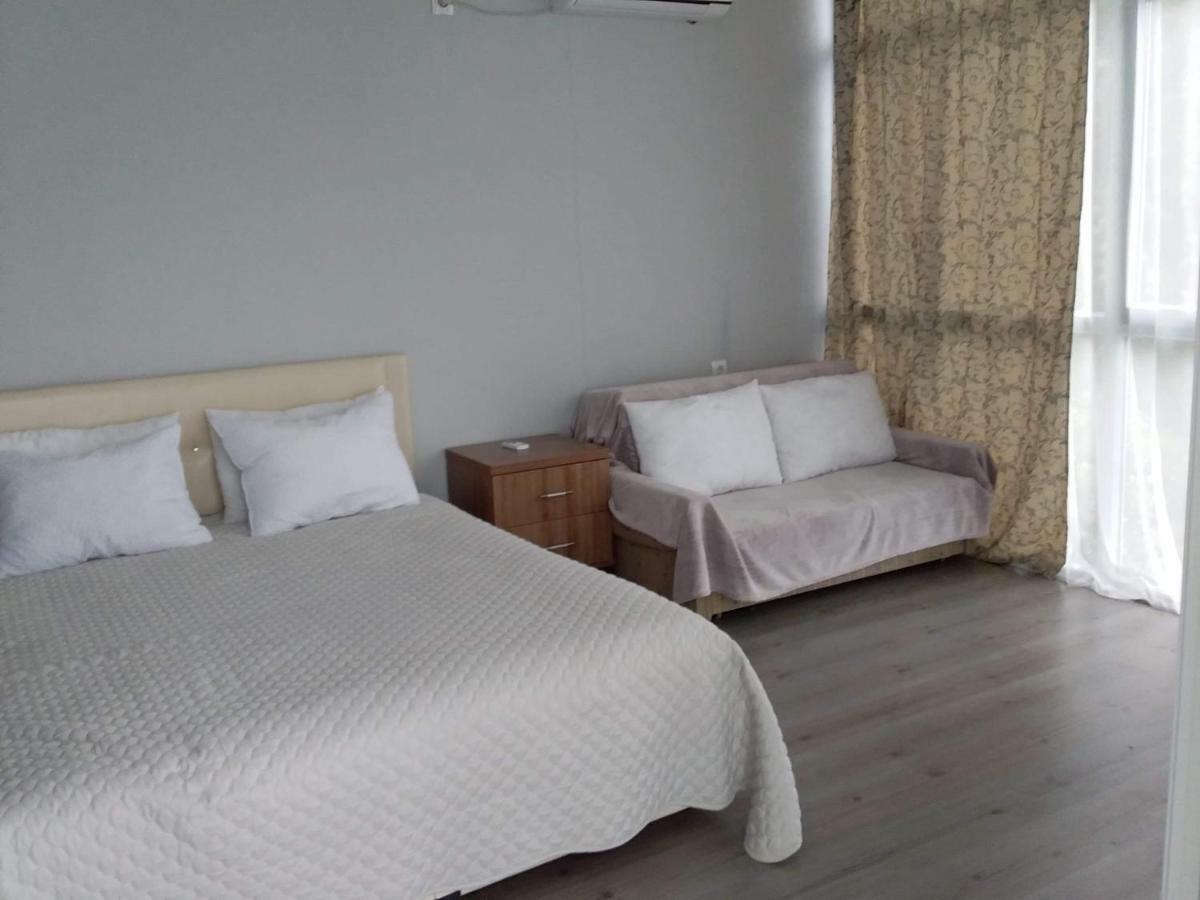 Albatross Kvariati Guest House Esterno foto