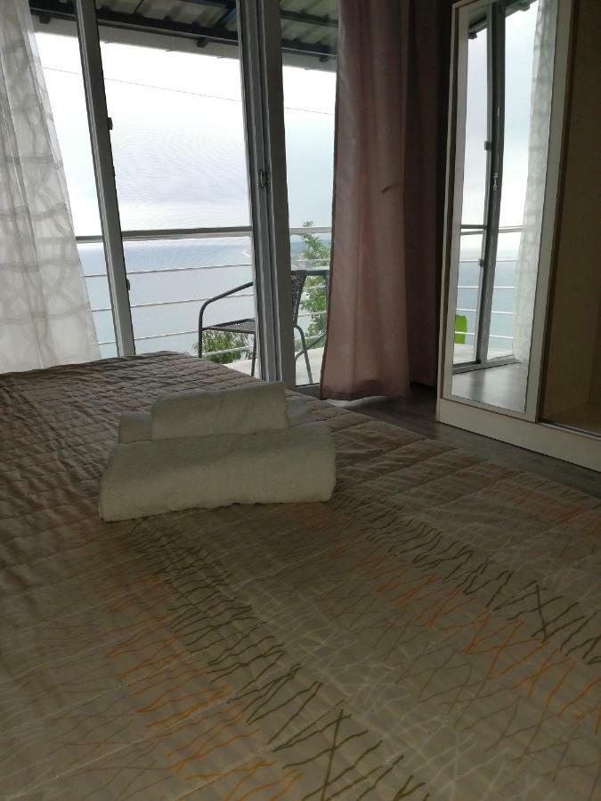 Albatross Kvariati Guest House Esterno foto